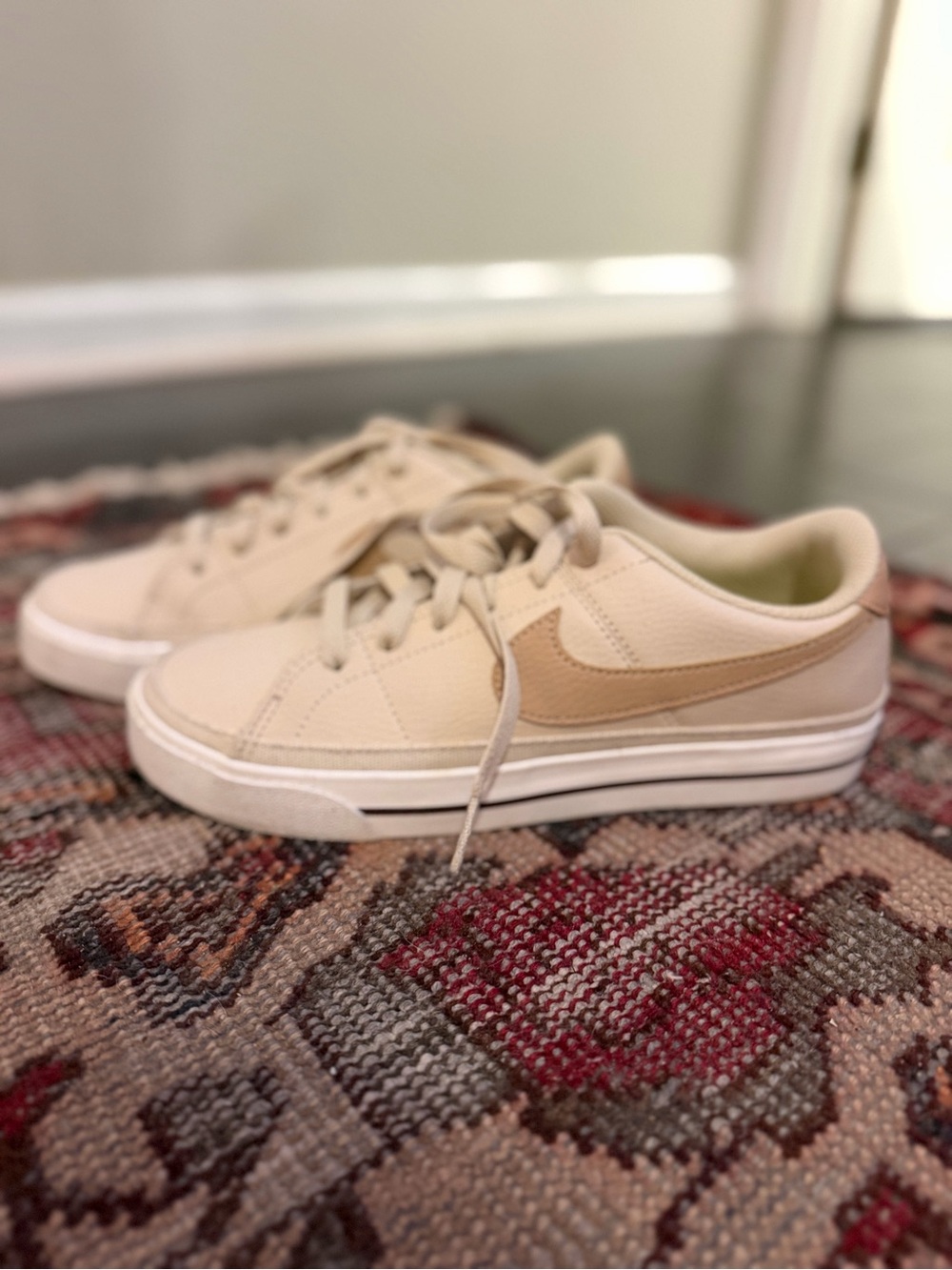 Nike Women 7.5 Court  Beige Low-Top Sneakers